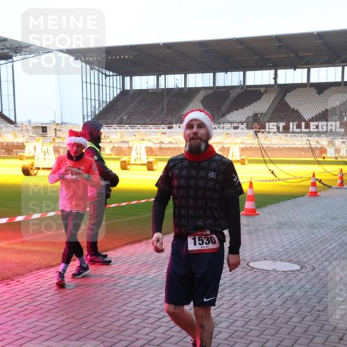07.12.2025 - St. Pauli X-Mass-Run No. 15 Luisa Fischer http://msf.ph/oto/9376159 07.12.2025 09:56:43 Ziel 30, 1530, 312, 1483, 1530, 3255 meine-sportfotos.de