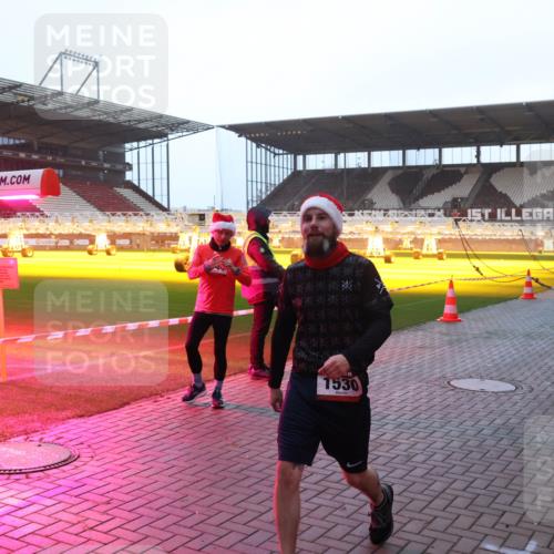 07.12.2025 - St. Pauli X-Mass-Run No. 15 Luisa Fischer http://msf.ph/oto/9376161 07.12.2025 09:56:44 Ziel 1530, 312, 1483, 1530, 3255 meine-sportfotos.de