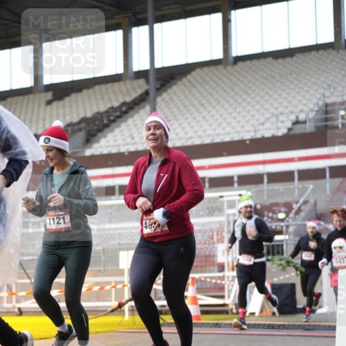 07.12.2025 - St. Pauli X-Mass-Run No. 15 Patografie http://msf.ph/oto/9376171 07.12.2025 10:05:15 Ziel 114, 202, 543, 668, 699, 950, 1121, 1316, 1374, 1481, 1661, 1761, 3186, 3307, 3311, 3386, 4036, 4556, 4558 meine-sportfotos.de