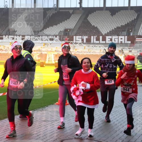 07.12.2025 - St. Pauli X-Mass-Run No. 15 Luisa Fischer http://msf.ph/oto/9376183 07.12.2025 11:07:43 Ziel 1587, 585, 342, 5, 344, 622, 77, 281, 315, 342, 344, 377, 476, 490, 591, 595, 596, 603, 621, 622, 623, 673, 688, 781, 1202, 1206, 1233, 1235, 1462, 1469, 1509, 1585, 1587, 1634, 1666, 1751, 1824, 1861, 1862, 1866, 1910, 2403, 5008 meine-sportfotos.de