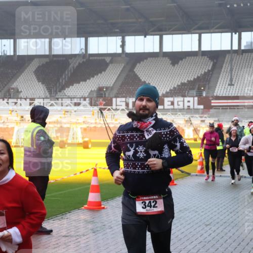 07.12.2025 - St. Pauli X-Mass-Run No. 15 Luisa Fischer http://msf.ph/oto/9376196 07.12.2025 11:07:45 Ziel 15, 281, 5, 342, 622, 77, 281, 315, 332, 342, 344, 377, 476, 490, 591, 596, 603, 621, 622, 623, 673, 688, 781, 1202, 1206, 1233, 1235, 1462, 1469, 1509, 1585, 1587, 1634, 1666, 1751, 1824, 1861, 1862, 1866, 1910, 2403, 5008 meine-sportfotos.de