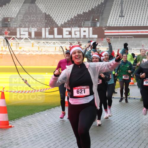 07.12.2025 - St. Pauli X-Mass-Run No. 15 Luisa Fischer http://msf.ph/oto/9376202 07.12.2025 11:07:47 Ziel 15, 621, 490, 603, 596, 77, 281, 315, 332, 342, 344, 377, 476, 490, 591, 596, 603, 621, 622, 623, 673, 688, 781, 1202, 1206, 1233, 1235, 1509, 1585, 1587, 1634, 1666, 1751, 1824, 1861, 1862, 1866, 1910, 2403, 2693, 5008 meine-sportfotos.de