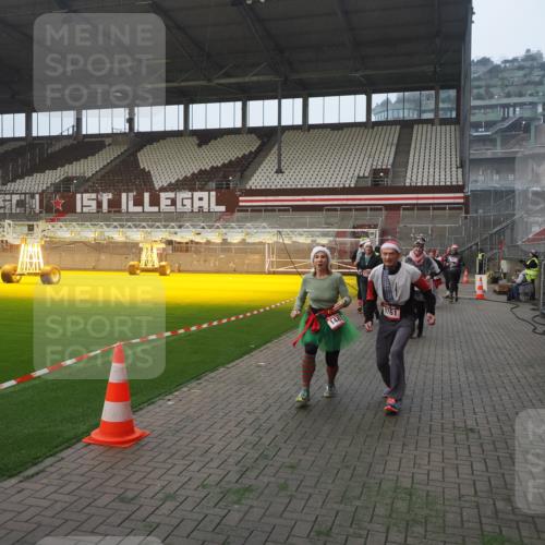 07.12.2025 - St. Pauli X-Mass-Run No. 15 Fabian Wolf http://msf.ph/oto/9376207 07.12.2025 10:05:21 Ziel 114, 543, 668, 950, 1121, 1316, 1374, 1481, 1661, 1761, 3186, 3307, 3386, 4036, 4556, 4558 meine-sportfotos.de