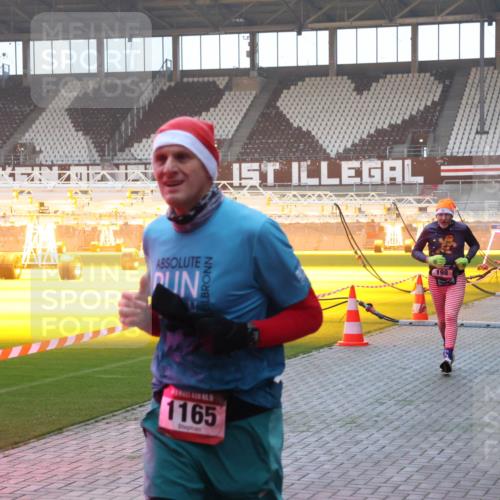 07.12.2025 - St. Pauli X-Mass-Run No. 15 Luisa Fischer http://msf.ph/oto/9376211 07.12.2025 09:57:03 Ziel 1165, 4209, 198, 198, 497, 662, 1116, 1165, 1483, 1530, 2861, 3255, 4208, 4209 meine-sportfotos.de