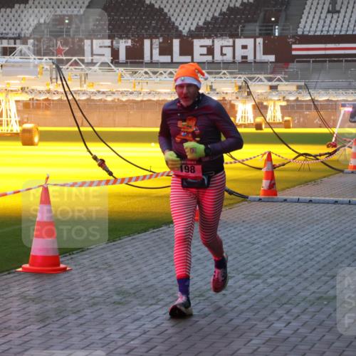 07.12.2025 - St. Pauli X-Mass-Run No. 15 Luisa Fischer http://msf.ph/oto/9376219 07.12.2025 09:57:04 Ziel 198, 1116, 4209, 198, 497, 662, 1116, 1165, 1483, 1530, 2861, 3255, 4208, 4209 meine-sportfotos.de
