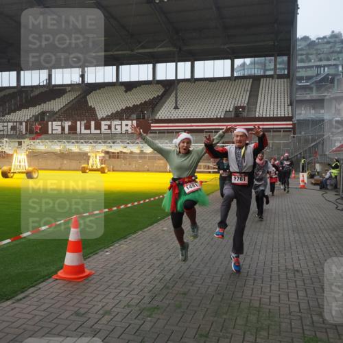 07.12.2025 - St. Pauli X-Mass-Run No. 15 Fabian Wolf http://msf.ph/oto/9376224 07.12.2025 10:05:21 Ziel 114, 543, 668, 950, 1121, 1316, 1374, 1481, 1661, 1761, 3186, 3307, 3386, 4036, 4556, 4558 meine-sportfotos.de
