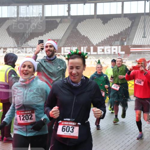 07.12.2025 - St. Pauli X-Mass-Run No. 15 Luisa Fischer http://msf.ph/oto/9376228 07.12.2025 11:07:50 Ziel 5, 1202, 5, 603, 476, 596, 88, 03, 77, 281, 315, 332, 342, 344, 377, 389, 397, 476, 490, 591, 596, 603, 621, 622, 623, 673, 688, 781, 1202, 1206, 1233, 1235, 1509, 1585, 1587, 1634, 1666, 1751, 1824, 1861, 1862, 1866, 1910, 2403, 2693, 5008 meine-sportfotos.de