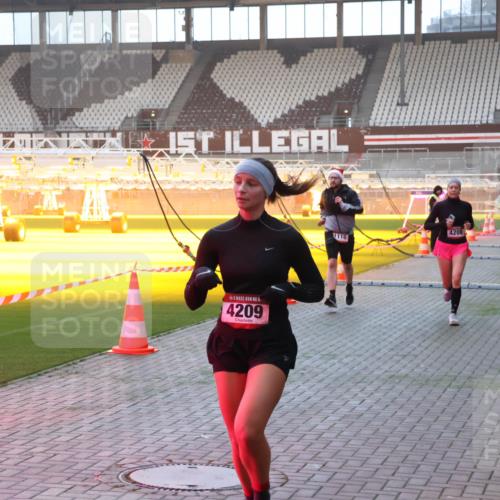 07.12.2025 - St. Pauli X-Mass-Run No. 15 Luisa Fischer http://msf.ph/oto/9376245 07.12.2025 09:57:08 Ziel 4209, 116, 4208, 198, 497, 662, 1116, 1165, 1483, 2861, 3255, 4208, 4209 meine-sportfotos.de