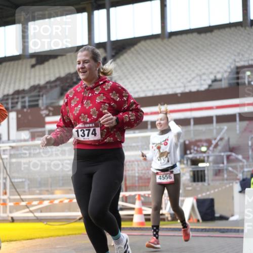 07.12.2025 - St. Pauli X-Mass-Run No. 15 Patografie http://msf.ph/oto/9376249 07.12.2025 10:05:19 Ziel 114, 543, 668, 950, 1121, 1316, 1374, 1481, 1661, 1761, 3186, 3386, 4036, 4556, 4558 meine-sportfotos.de
