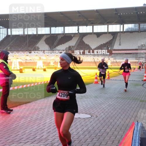 07.12.2025 - St. Pauli X-Mass-Run No. 15 Luisa Fischer http://msf.ph/oto/9376251 07.12.2025 09:57:08 Ziel 15, 4209, 1116, 4208, 198, 497, 662, 1116, 1165, 1483, 2861, 3255, 4208, 4209 meine-sportfotos.de