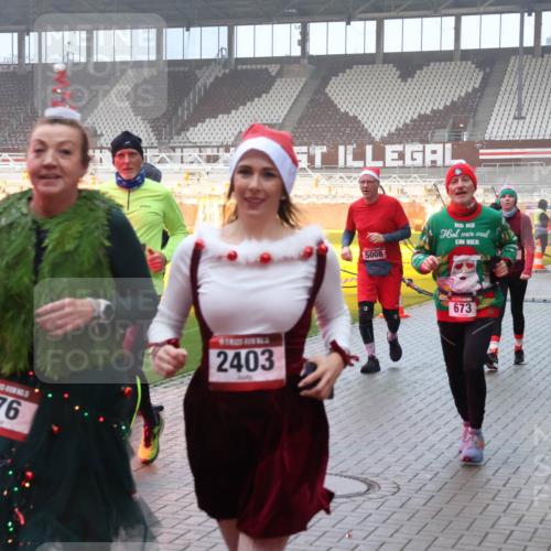 07.12.2025 - St. Pauli X-Mass-Run No. 15 Luisa Fischer http://msf.ph/oto/9376255 07.12.2025 11:07:54 Ziel 476, 2403, 5008, 673, 77, 271, 273, 281, 315, 332, 342, 344, 377, 389, 397, 476, 490, 591, 596, 603, 621, 622, 623, 673, 688, 781, 1202, 1206, 1233, 1235, 1439, 1441, 1509, 1585, 1587, 1634, 1666, 1751, 1812, 1824, 1861, 1862, 1866, 1910, 2403, 2693, 5008 meine-sportfotos.de