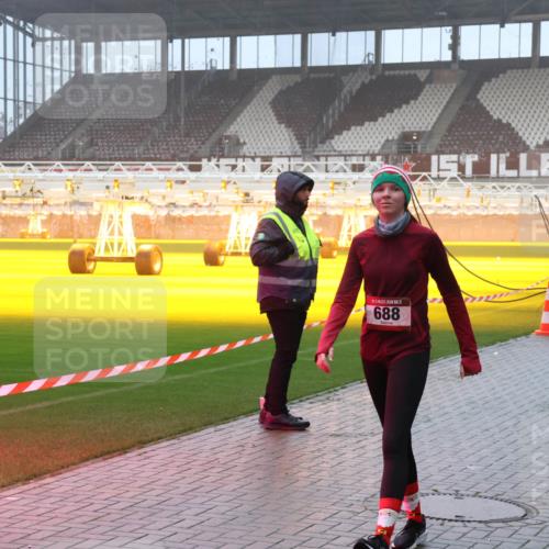 07.12.2025 - St. Pauli X-Mass-Run No. 15 Luisa Fischer http://msf.ph/oto/9376289 07.12.2025 11:07:58 Ziel 688, 1866, 77, 271, 273, 281, 286, 293, 315, 332, 342, 344, 377, 389, 397, 476, 490, 591, 596, 603, 621, 622, 623, 673, 688, 781, 1202, 1206, 1233, 1235, 1378, 1381, 1382, 1383, 1439, 1441, 1460, 1509, 1585, 1587, 1812, 1824, 1861, 1862, 1866, 1910, 2403, 2693, 5008 meine-sportfotos.de