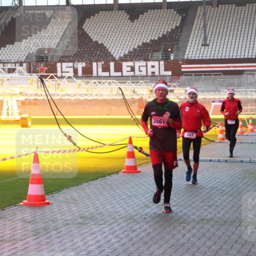 07.12.2025 - St. Pauli X-Mass-Run No. 15 Luisa Fischer http://msf.ph/oto/9376291 07.12.2025 09:57:26 Ziel 2861, 497, 3320, 198, 497, 662, 1116, 1165, 2861, 3255, 3320, 4032, 4208, 4209 meine-sportfotos.de