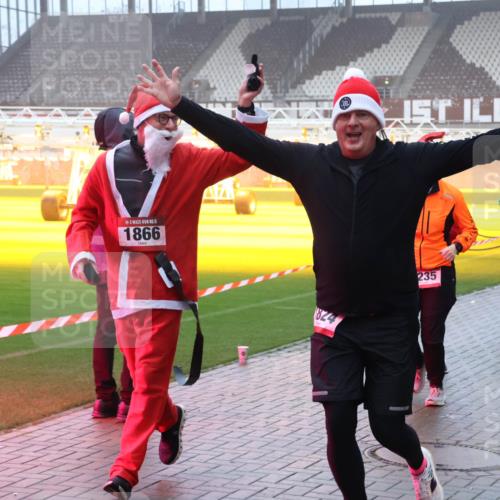 07.12.2025 - St. Pauli X-Mass-Run No. 15 Luisa Fischer http://msf.ph/oto/9376299 07.12.2025 11:08:05 Ziel 15, 1866, 1824, 235, 77, 271, 273, 281, 286, 293, 315, 332, 342, 344, 377, 389, 397, 476, 490, 591, 596, 603, 621, 622, 623, 653, 673, 688, 772, 774, 781, 1107, 1123, 1129, 1202, 1206, 1233, 1235, 1378, 1381, 1382, 1383, 1439, 1441, 1460, 1509, 1520, 1585, 1587, 1812, 1824, 1866, 1910, 2403, 2693, 5008 meine-sportfotos.de