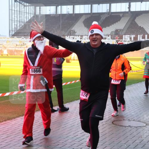 07.12.2025 - St. Pauli X-Mass-Run No. 15 Luisa Fischer http://msf.ph/oto/9376302 07.12.2025 11:08:05 Ziel 5, 1866, 1824, 1235, 315, 77, 271, 273, 281, 286, 293, 315, 332, 342, 344, 377, 389, 397, 476, 490, 591, 596, 603, 621, 622, 623, 653, 673, 688, 772, 774, 781, 1107, 1123, 1129, 1202, 1206, 1233, 1235, 1378, 1381, 1382, 1383, 1439, 1441, 1460, 1509, 1520, 1585, 1587, 1812, 1824, 1866, 1910, 2403, 2693, 5008 meine-sportfotos.de