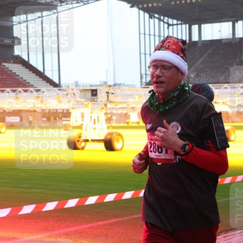 07.12.2025 - St. Pauli X-Mass-Run No. 15 Luisa Fischer http://msf.ph/oto/9376318 07.12.2025 09:57:30 Ziel 286, 198, 497, 662, 1116, 1165, 2861, 3320, 4032, 4208, 4209 meine-sportfotos.de