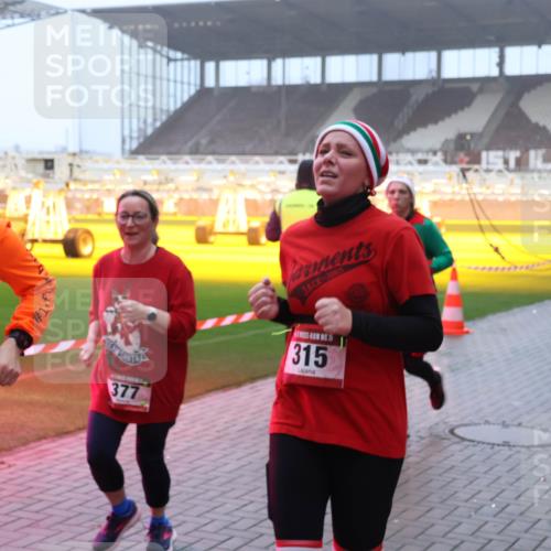 07.12.2025 - St. Pauli X-Mass-Run No. 15 Luisa Fischer http://msf.ph/oto/9376320 07.12.2025 11:08:07 Ziel 123, 377, 315, 77, 271, 273, 286, 293, 315, 332, 342, 344, 377, 389, 397, 476, 490, 591, 596, 603, 621, 622, 623, 653, 673, 772, 774, 781, 1107, 1123, 1129, 1202, 1206, 1230, 1233, 1235, 1342, 1355, 1378, 1381, 1382, 1383, 1439, 1441, 1460, 1509, 1520, 1525, 1585, 1587, 1812, 1824, 1866, 1910, 2403, 2693, 4815, 5008 meine-sportfotos.de