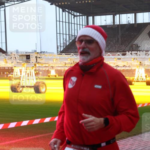 07.12.2025 - St. Pauli X-Mass-Run No. 15 Luisa Fischer http://msf.ph/oto/9376328 07.12.2025 09:57:31 Ziel 198, 497, 662, 1116, 1165, 2861, 3320, 4032, 4208, 4209 meine-sportfotos.de