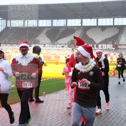 07.12.2025 - St. Pauli X-Mass-Run No. 15 Luisa Fischer http://msf.ph/oto/9376335 07.12.2025 11:08:12 Ziel 1509, 15, 1910, 1, 389, 271, 273, 77, 271, 273, 286, 293, 315, 332, 377, 389, 397, 476, 490, 591, 603, 621, 622, 623, 629, 635, 653, 673, 772, 774, 781, 1107, 1123, 1129, 1202, 1206, 1226, 1230, 1233, 1235, 1249, 1342, 1355, 1378, 1381, 1382, 1383, 1439, 1441, 1460, 1509, 1520, 1525, 1809, 1810, 1812, 1824, 1866, 1910, 2403, 2693, 4798, 4815, 5008 meine-sportfotos.de