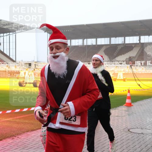 07.12.2025 - St. Pauli X-Mass-Run No. 15 Luisa Fischer http://msf.ph/oto/9376342 07.12.2025 11:08:13 Ziel 1, 4, 623, 271, 1441, 77, 271, 273, 286, 293, 315, 332, 377, 389, 397, 476, 490, 591, 603, 621, 622, 623, 629, 635, 653, 673, 772, 774, 781, 1107, 1123, 1129, 1202, 1206, 1226, 1230, 1233, 1235, 1249, 1342, 1355, 1378, 1381, 1382, 1383, 1439, 1441, 1460, 1509, 1520, 1525, 1809, 1810, 1812, 1824, 1866, 1910, 2403, 2693, 4798, 4815, 5008 meine-sportfotos.de
