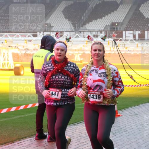 07.12.2025 - St. Pauli X-Mass-Run No. 15 Luisa Fischer http://msf.ph/oto/9376369 07.12.2025 11:08:19 Ziel 15, 441, 5, 1439, 383, 77, 271, 273, 286, 293, 315, 332, 377, 389, 397, 623, 629, 635, 653, 772, 774, 1107, 1123, 1129, 1226, 1230, 1235, 1249, 1342, 1355, 1378, 1381, 1382, 1383, 1439, 1441, 1460, 1509, 1520, 1525, 1559, 1596, 1809, 1810, 1812, 1824, 1866, 1910, 2693, 4798, 4815 meine-sportfotos.de
