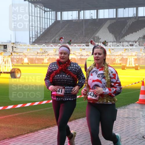 07.12.2025 - St. Pauli X-Mass-Run No. 15 Luisa Fischer http://msf.ph/oto/9376376 07.12.2025 11:08:20 Ziel 45, 45, 15, 41, 1439, 77, 271, 273, 286, 293, 315, 332, 377, 389, 397, 623, 629, 635, 653, 772, 774, 1107, 1123, 1129, 1226, 1230, 1235, 1249, 1342, 1355, 1378, 1381, 1382, 1383, 1439, 1441, 1460, 1509, 1520, 1525, 1559, 1560, 1596, 1809, 1810, 1812, 1824, 1866, 1910, 2693, 4798, 4815 meine-sportfotos.de