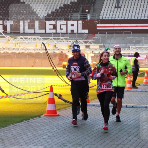 07.12.2025 - St. Pauli X-Mass-Run No. 15 Luisa Fischer http://msf.ph/oto/9376394 07.12.2025 09:57:47 Ziel 3503, 13, 1395, 497, 632, 1292, 1293, 1377, 1395, 2678, 2861, 3320, 4032 meine-sportfotos.de