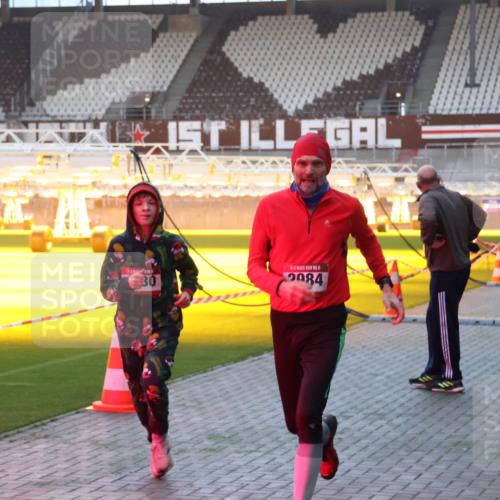 07.12.2025 - St. Pauli X-Mass-Run No. 15 Luisa Fischer http://msf.ph/oto/9376431 07.12.2025 09:58:03 Ziel 17, 30, 5, 2084, 441, 632, 1292, 1293, 1377, 1395, 2678, 2984, 4030, 4032 meine-sportfotos.de