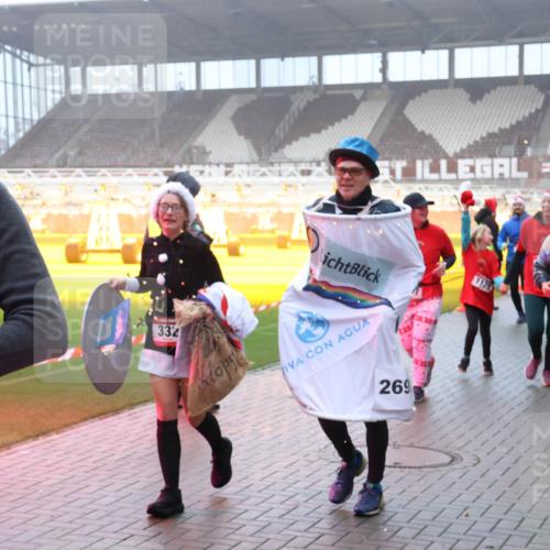 07.12.2025 - St. Pauli X-Mass-Run No. 15 Luisa Fischer http://msf.ph/oto/9376432 07.12.2025 11:08:27 Ziel 86, 332, 1129, 269, 772, 77, 100, 271, 273, 286, 293, 315, 332, 377, 389, 396, 397, 623, 629, 635, 653, 758, 772, 774, 1078, 1107, 1123, 1129, 1170, 1226, 1230, 1235, 1249, 1342, 1355, 1378, 1381, 1382, 1383, 1439, 1441, 1460, 1509, 1520, 1525, 1559, 1560, 1596, 1706, 1809, 1810, 1812, 1824, 1866, 1910, 2693, 4798, 4815 meine-sportfotos.de
