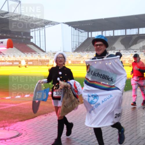 07.12.2025 - St. Pauli X-Mass-Run No. 15 Luisa Fischer http://msf.ph/oto/9376441 07.12.2025 11:08:28 Ziel 332, 26, 772, 77, 100, 271, 273, 286, 293, 315, 332, 377, 389, 396, 397, 446, 623, 629, 635, 653, 758, 772, 774, 1078, 1107, 1123, 1129, 1170, 1226, 1230, 1235, 1249, 1342, 1355, 1378, 1381, 1382, 1383, 1439, 1441, 1460, 1509, 1520, 1525, 1559, 1560, 1596, 1706, 1809, 1810, 1812, 1824, 1866, 1910, 2693, 4798, 4815 meine-sportfotos.de