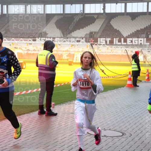 07.12.2025 - St. Pauli X-Mass-Run No. 15 Luisa Fischer http://msf.ph/oto/9376443 07.12.2025 11:08:34 Ziel 15, 1808, 1810, 1249, 100, 152, 155, 166, 271, 273, 286, 293, 389, 396, 397, 446, 629, 635, 653, 758, 772, 774, 784, 1078, 1107, 1123, 1129, 1170, 1184, 1226, 1230, 1249, 1342, 1355, 1378, 1381, 1382, 1383, 1439, 1441, 1460, 1520, 1525, 1559, 1560, 1596, 1706, 1809, 1810, 1812, 2693, 4798, 4815 meine-sportfotos.de