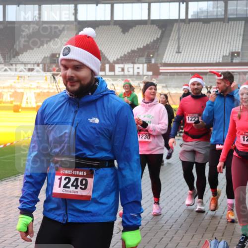 07.12.2025 - St. Pauli X-Mass-Run No. 15 Luisa Fischer http://msf.ph/oto/9376457 07.12.2025 11:08:36 Ziel 15, 1249, 1230, 1223, 1226, 100, 152, 155, 166, 271, 273, 286, 293, 389, 396, 397, 446, 629, 635, 653, 758, 772, 774, 784, 1078, 1107, 1123, 1129, 1170, 1184, 1226, 1230, 1249, 1342, 1355, 1378, 1381, 1382, 1383, 1424, 1439, 1441, 1460, 1491, 1520, 1525, 1559, 1560, 1596, 1625, 1706, 1809, 1810, 1812, 2259, 4798, 4815 meine-sportfotos.de