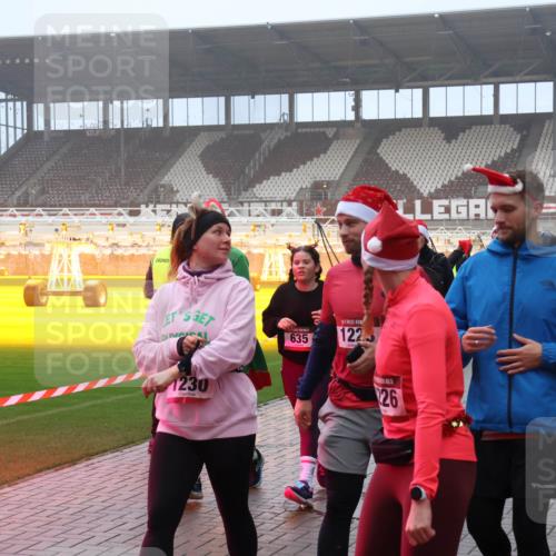 07.12.2025 - St. Pauli X-Mass-Run No. 15 Luisa Fischer http://msf.ph/oto/9376475 07.12.2025 11:08:39 Ziel 1230, 635, 1223, 26, 100, 152, 155, 166, 271, 273, 286, 293, 396, 446, 629, 635, 653, 758, 772, 774, 784, 1078, 1107, 1123, 1129, 1170, 1184, 1226, 1230, 1249, 1342, 1355, 1378, 1381, 1382, 1383, 1424, 1439, 1441, 1460, 1491, 1520, 1525, 1559, 1560, 1596, 1625, 1706, 1809, 1810, 1812, 2259, 2893, 4584, 4798, 4815, 4819, 4830 meine-sportfotos.de