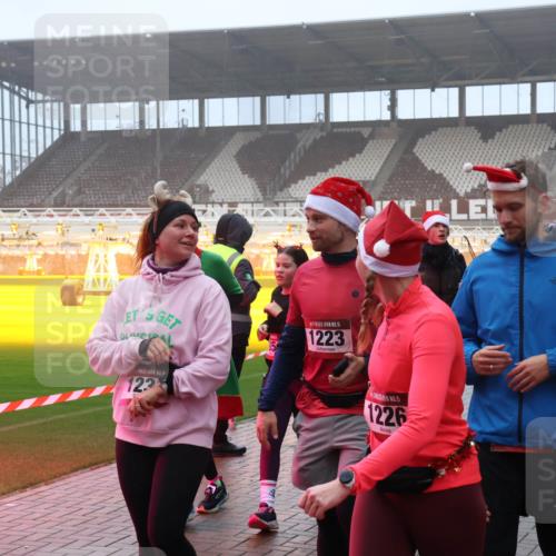 07.12.2025 - St. Pauli X-Mass-Run No. 15 Luisa Fischer http://msf.ph/oto/9376480 07.12.2025 11:08:39 Ziel 15, 1223, 123, 1226, 100, 152, 155, 166, 271, 273, 286, 293, 396, 446, 629, 635, 653, 758, 772, 774, 784, 1078, 1107, 1123, 1129, 1170, 1184, 1226, 1230, 1249, 1342, 1355, 1378, 1381, 1382, 1383, 1424, 1439, 1441, 1460, 1491, 1520, 1525, 1559, 1560, 1596, 1625, 1706, 1809, 1810, 1812, 2259, 2893, 4584, 4798, 4815, 4819, 4830 meine-sportfotos.de
