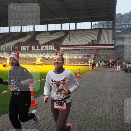 07.12.2025 - St. Pauli X-Mass-Run No. 15 Fabian Wolf http://msf.ph/oto/9376485 07.12.2025 10:05:28 Ziel 114, 543, 668, 950, 1121, 1316, 1374, 1481, 1661, 1761, 3186, 3386, 4036, 4556, 4558 meine-sportfotos.de