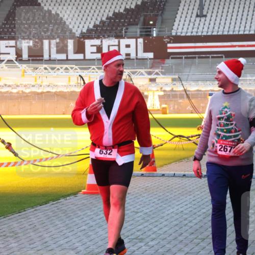 07.12.2025 - St. Pauli X-Mass-Run No. 15 Luisa Fischer http://msf.ph/oto/9376492 07.12.2025 09:58:29 Ziel 632, 267, 441, 1633, 1774, 2205, 2984, 3405, 3515, 4030 meine-sportfotos.de