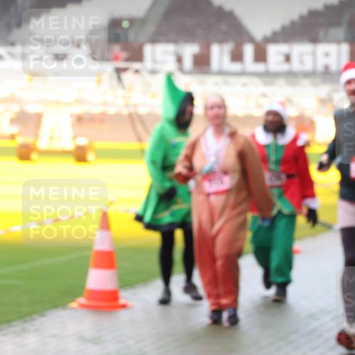 07.12.2025 - St. Pauli X-Mass-Run No. 15 Luisa Fischer http://msf.ph/oto/9376512 07.12.2025 10:23:28 Ziel 794, 1996, 2123, 2304, 2508, 2511, 2638, 3052, 3078, 3079, 3780, 4005, 4141, 4287, 4407, 4411, 4419, 4458, 4509, 4539 meine-sportfotos.de