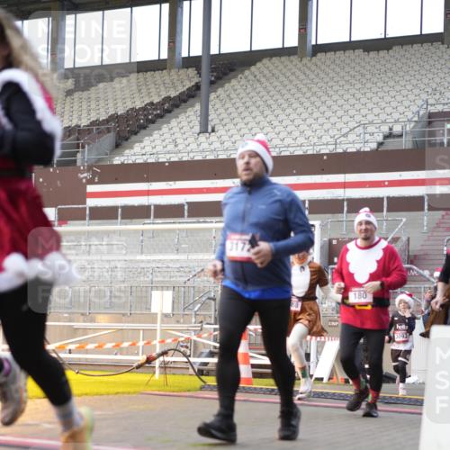 07.12.2025 - St. Pauli X-Mass-Run No. 15 Patografie http://msf.ph/oto/9376521 07.12.2025 10:05:56 Ziel 2, 3, 148, 180, 424, 468, 676, 805, 834, 1788, 1789, 1791, 2756, 2757, 2894, 2968, 3093, 3172, 3196, 3812, 3814, 3857, 3859, 3877, 4194, 4195, 4235, 4236, 4237, 4246, 4251 meine-sportfotos.de