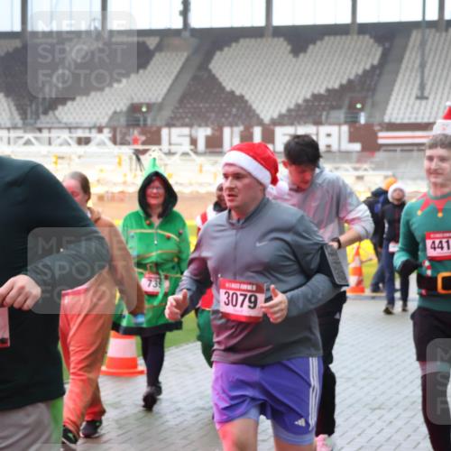 07.12.2025 - St. Pauli X-Mass-Run No. 15 Luisa Fischer http://msf.ph/oto/9376527 07.12.2025 10:23:30 Ziel 3078, 739, 3079, 4411, 794, 1996, 2123, 2304, 2508, 2511, 2638, 3052, 3078, 3079, 3780, 4005, 4141, 4287, 4407, 4411, 4419, 4458, 4509, 4539 meine-sportfotos.de