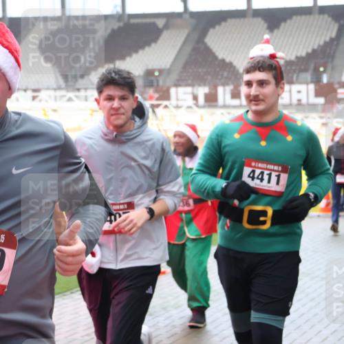 07.12.2025 - St. Pauli X-Mass-Run No. 15 Luisa Fischer http://msf.ph/oto/9376535 07.12.2025 10:23:31 Ziel 15, 3079, 36, 4411, 794, 1996, 2123, 2304, 2508, 2511, 2638, 3052, 3078, 3079, 3780, 4005, 4141, 4287, 4407, 4411, 4419, 4458, 4509, 4539 meine-sportfotos.de