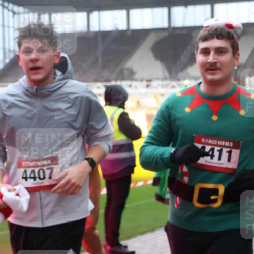 07.12.2025 - St. Pauli X-Mass-Run No. 15 Luisa Fischer http://msf.ph/oto/9376540 07.12.2025 10:23:32 Ziel 4407, 4411, 794, 1996, 2123, 2304, 2508, 2511, 2638, 3052, 3078, 3079, 3780, 4005, 4141, 4287, 4407, 4411, 4419, 4458, 4509, 4539 meine-sportfotos.de