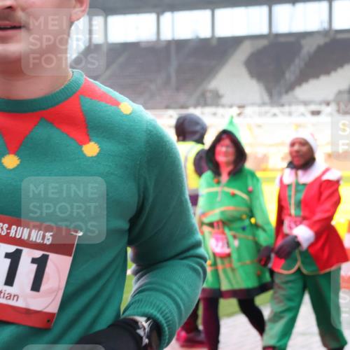 07.12.2025 - St. Pauli X-Mass-Run No. 15 Luisa Fischer http://msf.ph/oto/9376545 07.12.2025 10:23:33 Ziel 15, 4411, 794, 1996, 2123, 2304, 2508, 2511, 2638, 3052, 3078, 3079, 3780, 4005, 4141, 4287, 4407, 4411, 4419, 4458, 4509, 4539 meine-sportfotos.de