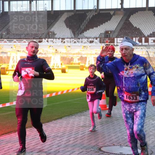 07.12.2025 - St. Pauli X-Mass-Run No. 15 Luisa Fischer http://msf.ph/oto/9376553 07.12.2025 09:58:40 Ziel 238, 15, 1633, 4206, 238, 261, 441, 483, 1173, 1603, 1633, 1774, 2205, 3405, 3515, 4030, 4031, 4206 meine-sportfotos.de
