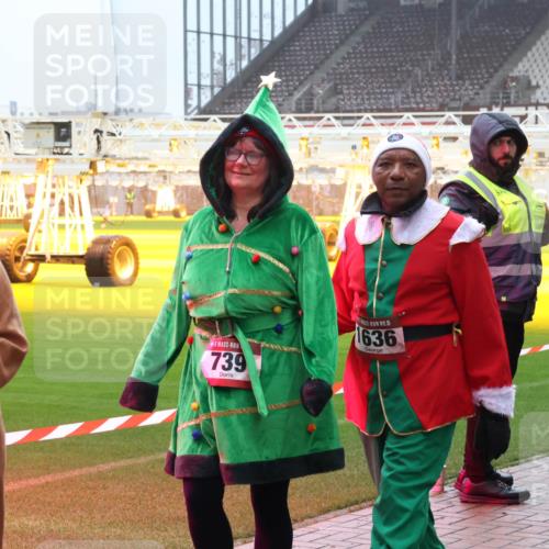 07.12.2025 - St. Pauli X-Mass-Run No. 15 Luisa Fischer http://msf.ph/oto/9376554 07.12.2025 10:23:35 Ziel 15, 739, 15, 1636, 794, 1996, 2123, 2304, 2508, 2511, 2638, 3052, 3078, 3079, 3780, 4005, 4141, 4287, 4407, 4411, 4419, 4458, 4509, 4539 meine-sportfotos.de
