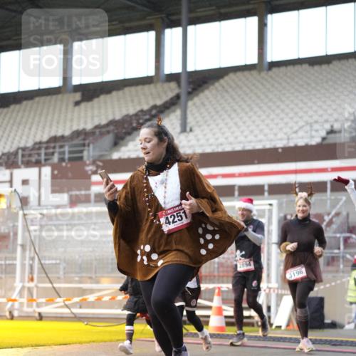 07.12.2025 - St. Pauli X-Mass-Run No. 15 Patografie http://msf.ph/oto/9376578 07.12.2025 10:05:59 Ziel 148, 180, 424, 468, 676, 805, 834, 967, 969, 1788, 2756, 2757, 2894, 2968, 3093, 3172, 3196, 3812, 3814, 3857, 3859, 3877, 4235, 4236, 4237, 4246, 4251 meine-sportfotos.de