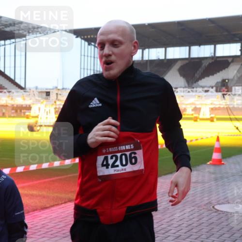 07.12.2025 - St. Pauli X-Mass-Run No. 15 Luisa Fischer http://msf.ph/oto/9376579 07.12.2025 09:58:43 Ziel 15, 238, 15, 4206, 2205, 238, 261, 441, 483, 532, 1173, 1528, 1603, 1633, 1774, 2205, 3405, 3515, 4031, 4206 meine-sportfotos.de