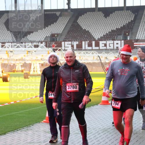 07.12.2025 - St. Pauli X-Mass-Run No. 15 Luisa Fischer http://msf.ph/oto/9376582 07.12.2025 10:23:40 Ziel 441, 5, 3780, 794, 52, 10, 2508, 638, 794, 1996, 2123, 2304, 2508, 2511, 2638, 3052, 3078, 3079, 3780, 4005, 4141, 4145, 4287, 4407, 4411, 4458, 4549 meine-sportfotos.de