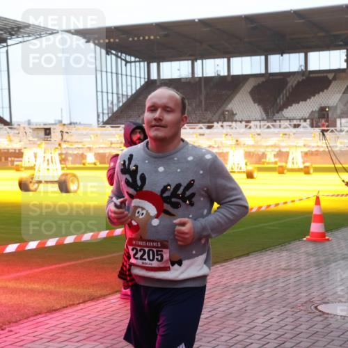 07.12.2025 - St. Pauli X-Mass-Run No. 15 Luisa Fischer http://msf.ph/oto/9376590 07.12.2025 09:58:45 Ziel 15, 2205, 238, 261, 441, 483, 532, 1003, 1173, 1528, 1603, 1633, 1774, 1782, 1785, 2205, 3405, 3515, 4031, 4206 meine-sportfotos.de