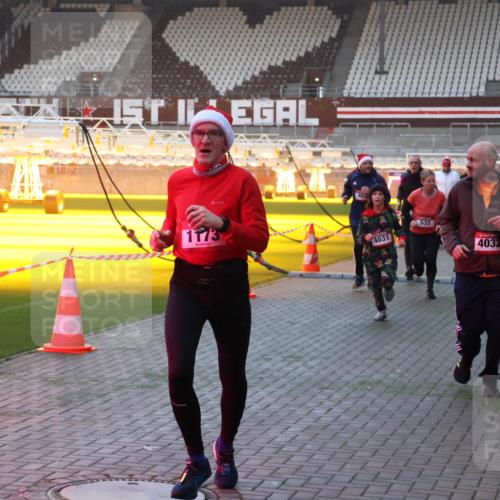 07.12.2025 - St. Pauli X-Mass-Run No. 15 Luisa Fischer http://msf.ph/oto/9376604 07.12.2025 09:58:49 Ziel 1173, 4031, 532, 4032, 238, 261, 441, 483, 532, 1003, 1115, 1173, 1528, 1603, 1633, 1774, 1782, 1785, 2205, 2392, 3308, 3405, 3515, 4031, 4206 meine-sportfotos.de
