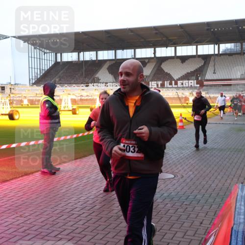 07.12.2025 - St. Pauli X-Mass-Run No. 15 Luisa Fischer http://msf.ph/oto/9376632 07.12.2025 09:58:53 Ziel 4032, 1603, 238, 261, 483, 532, 1003, 1115, 1173, 1528, 1542, 1603, 1633, 1774, 1782, 1785, 2205, 2392, 3308, 3405, 3515, 4031, 4206 meine-sportfotos.de